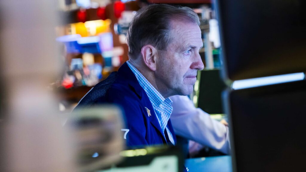 There’s a record disconnect unfolding in the trading pits right now