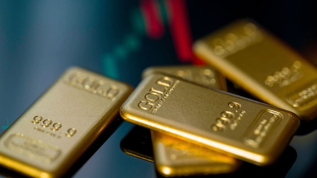 Gold suffers worst quarter in 13 years amid interest rate hike fears