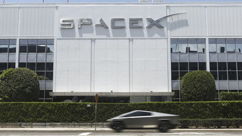 Jim Cramer warns SpaceX could soar to unsustainable levels after its debut