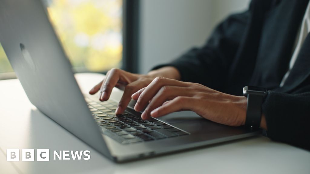 Chinese spies using job websites to target government workers, MI5 warns