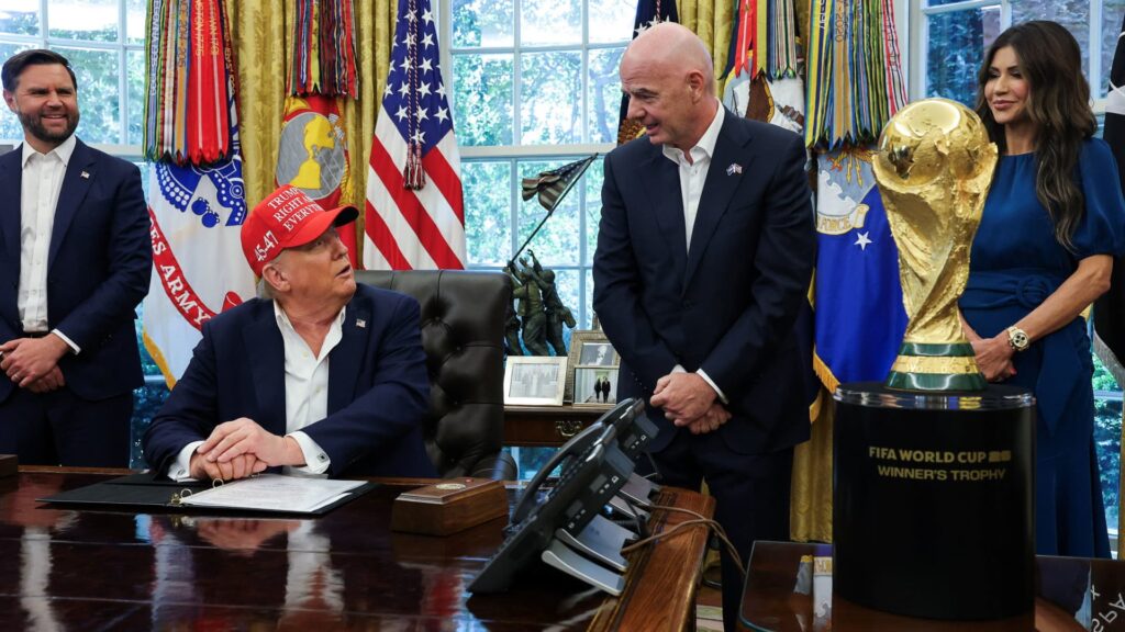 Trump financial disclosure shows close FIFA, Infantino ties