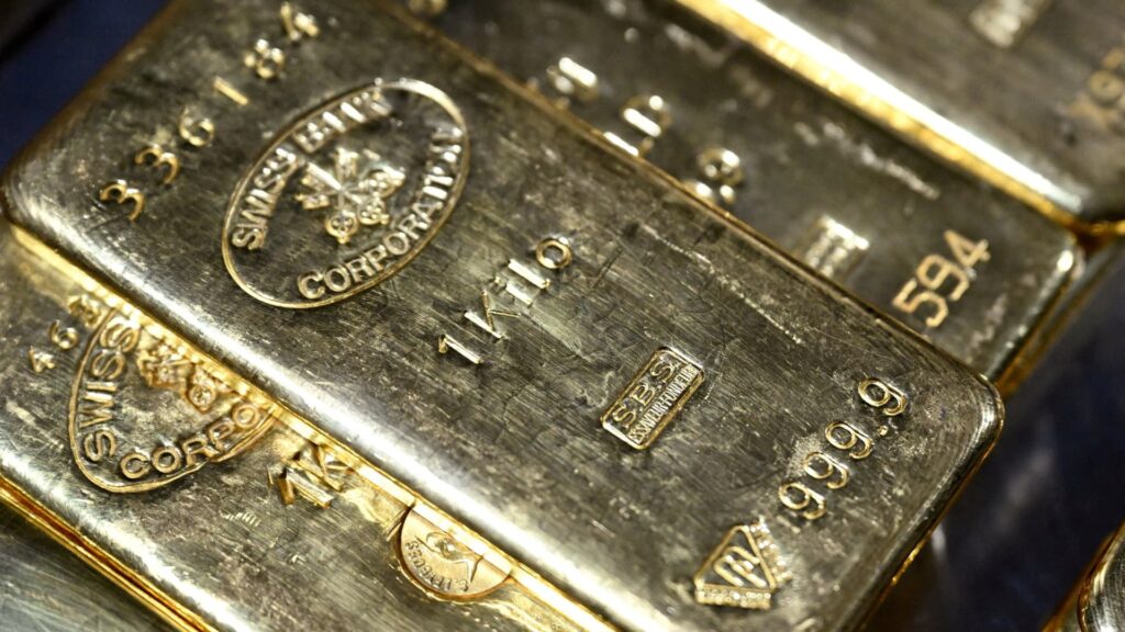 Gold and silver rise; gold on track for first weekly gain since May