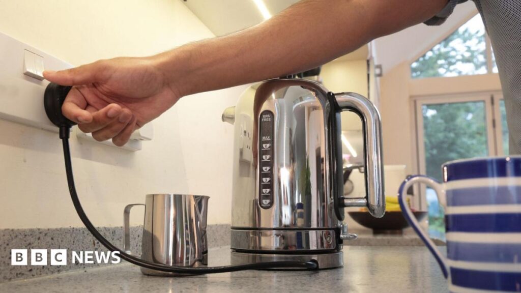 VAT to be cut from electricity bills in October