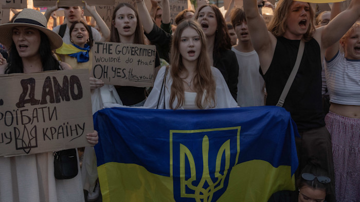 Zelenskyy’s crisis deepens as ex-defence minister rejects offer to return