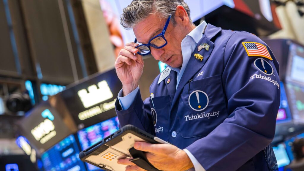 Contrarian vs. the crowd: One trader made a massive bet against chip stocks
