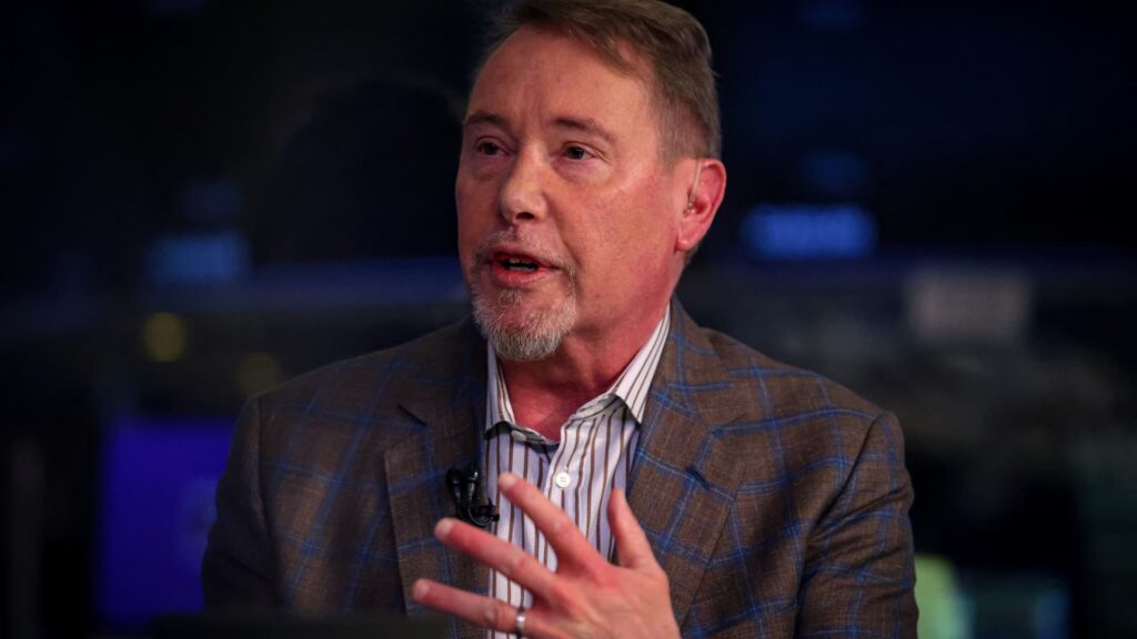 Jeff Gundlach: Fed should have hiked rates by half percentage point