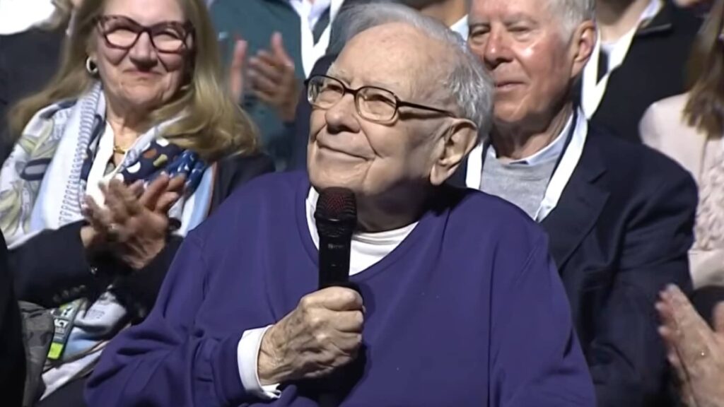Warren Buffett takes next step in plan to keep Berkshire from straying