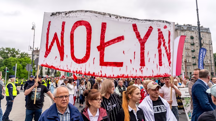 Ukraine eases tensions with Poland over second world war exhumations