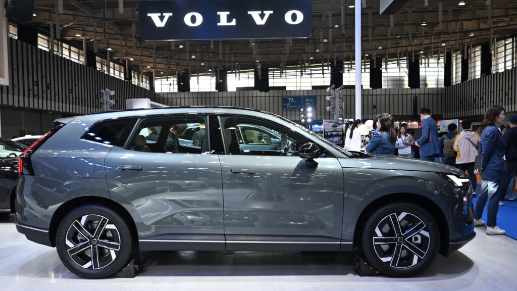 Volvo Cars stock falls 27% amid China, U.S. slump and fresh job cuts
